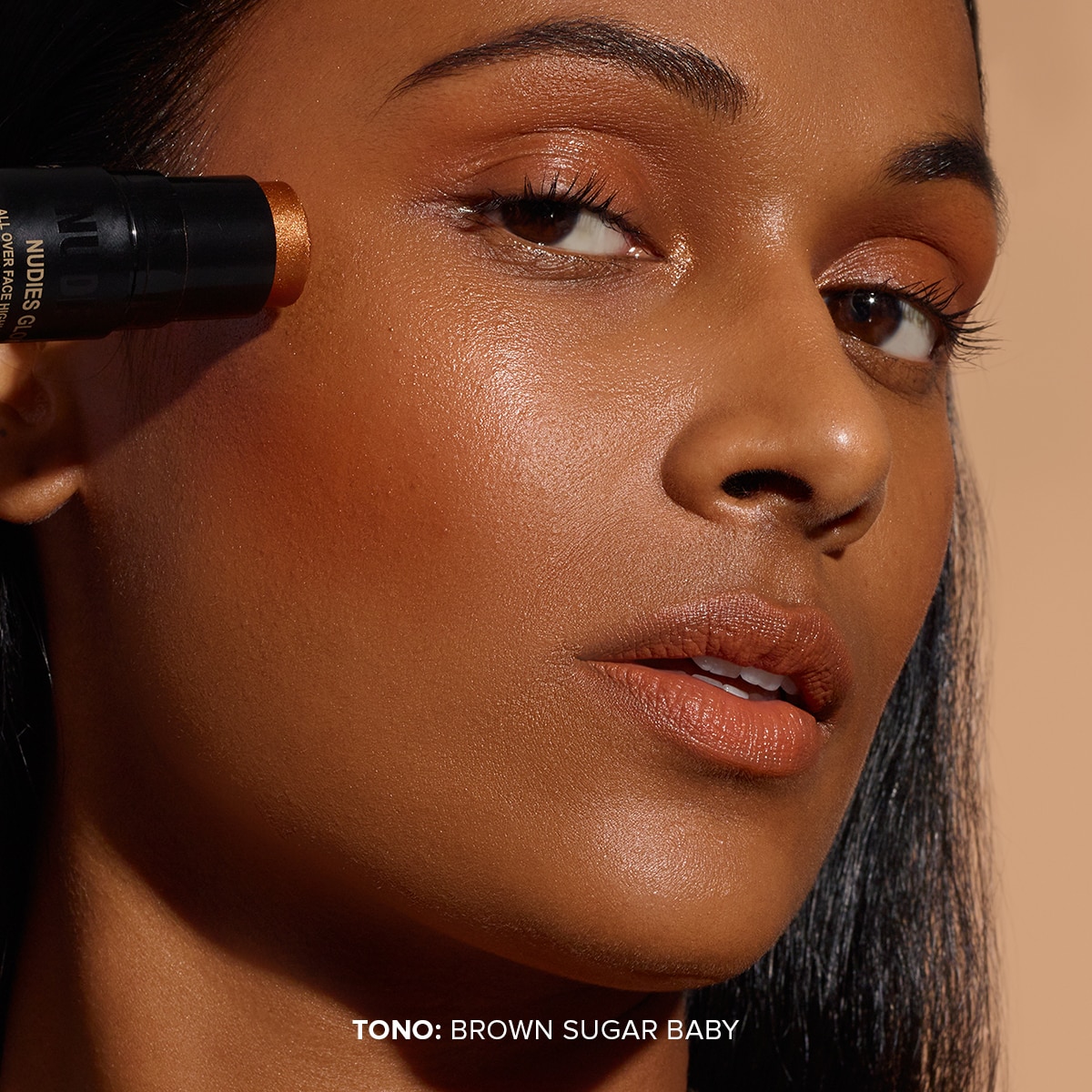 NUDIES ALL OVER FACE COLOR GLOW (ILUMINADOR FACIAL)